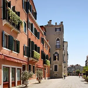 Palazzo Del Giglio 4*, Veneza Itália