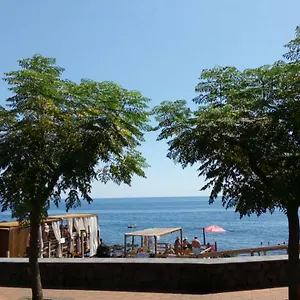 infinito-mare-fronte-mare.sicilyhotelsitaly.net/